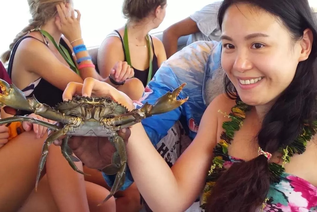 Robinson Crusoe – Village & Crab Catching Tour